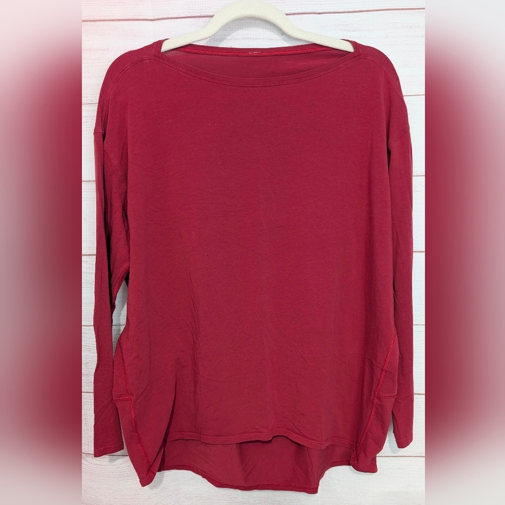 Euc Lululemon Relaxed Red ♥️ 🍒 Full Sleeves Size 20